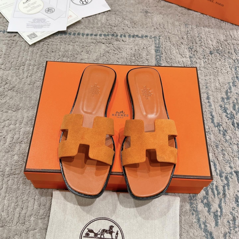 H**mes slippers